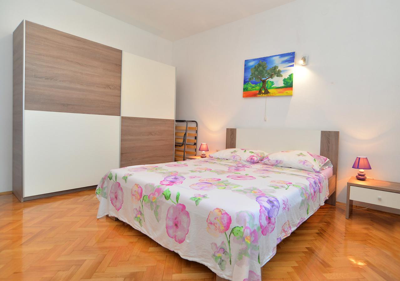 Apartments Gracijano 1724 Liznjan Exterior photo