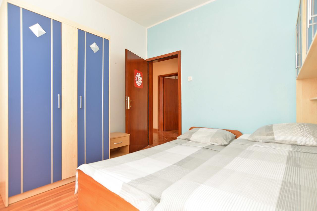 Apartments Gracijano 1724 Liznjan Exterior photo